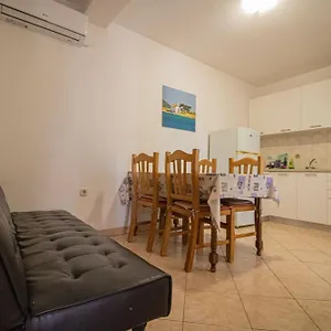 Petar Maksan Pakostane